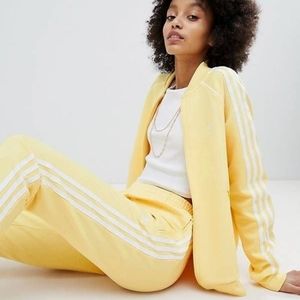 Adidas Originals SST tracksuit 💛